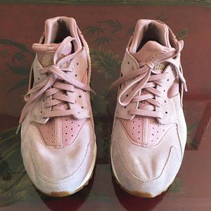 Size 9.5 - Nike Air Huarache Run Particle Pink Sneakers Running Shoes Athletic